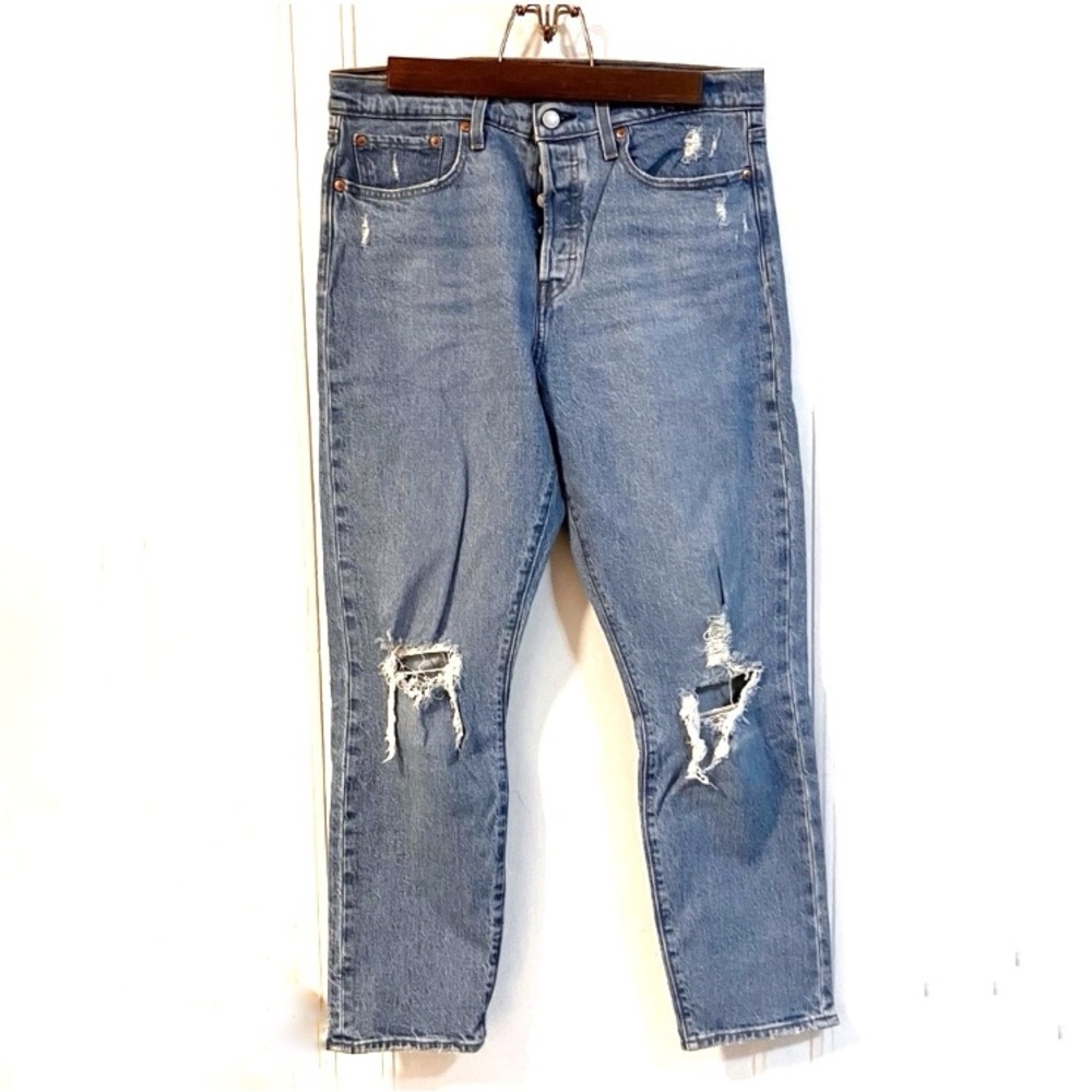New without tags Levi’s 501 button fly wedgie premium jeans size 31
